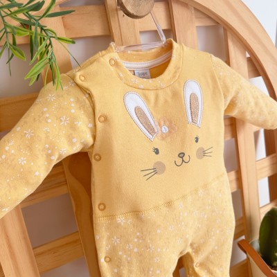 Macacão Trape Zape - Coelhinha com Flor Amarela - Amarelo